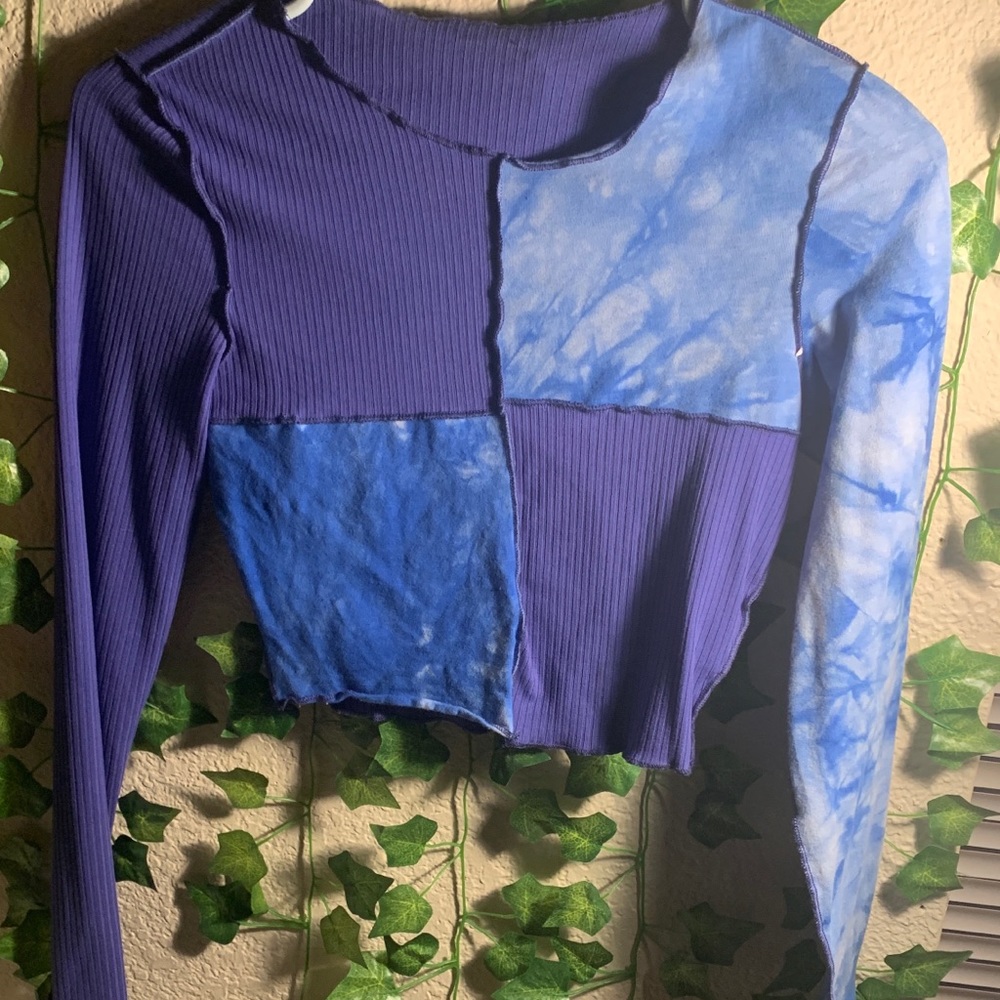 blue color block long sleeve